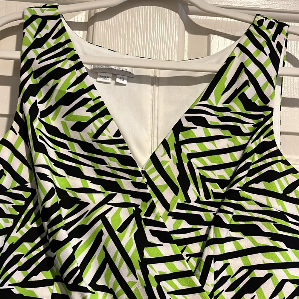 London Times black and green Size 10 faux-wrap dress (EUC) - Picture 3 of 3